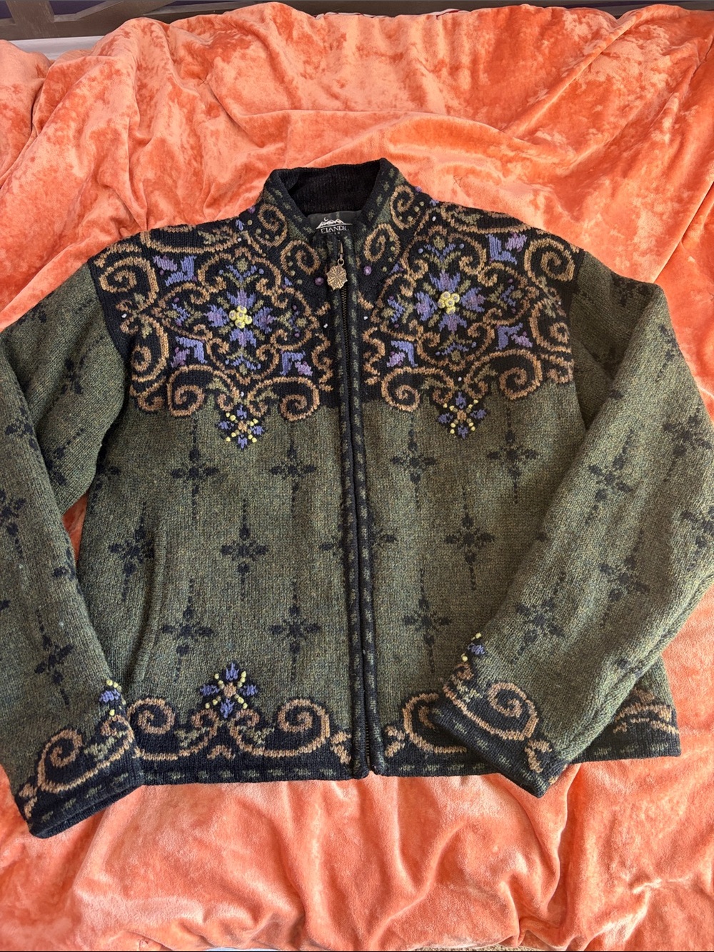 Icelandic Design Olive Green Patterned Zip-Front Women's sweater